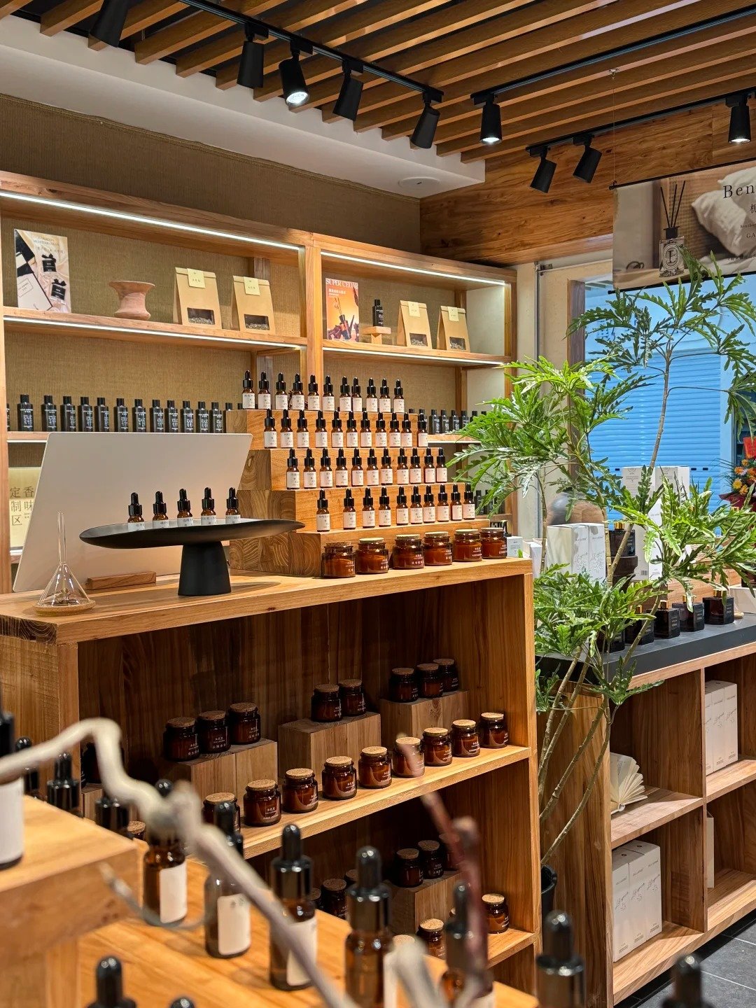 义乌｜这家香薰店的装修陈列已经next level 2 莱啦lela&本色恩陈列｜霞霞 来自小红书网页版